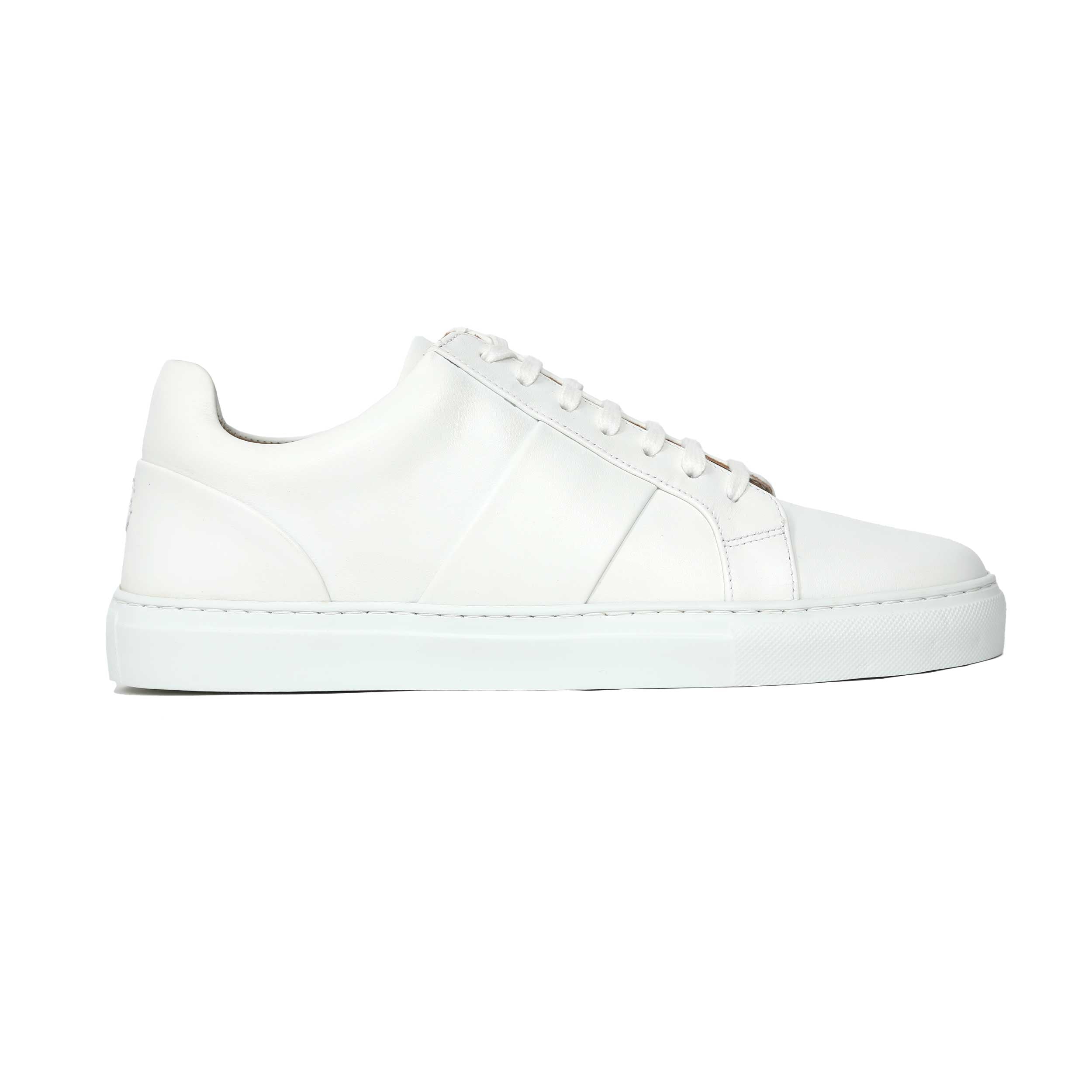 Oliver Sweeney Kendal Trainer in White